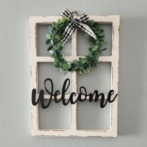 Welcome Sign with Green Wreath